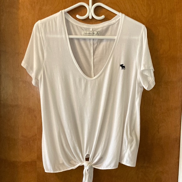NWOT Abercrombie Vneck - Picture 1 of 2
